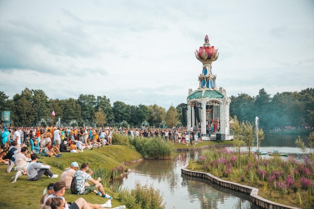 Tomorrowland 10 | BYND Wear